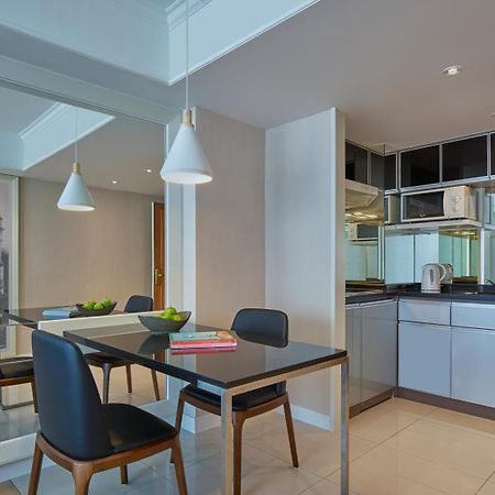 Two MacDonnell Road Aparthotel Hongkong Exteriör bild