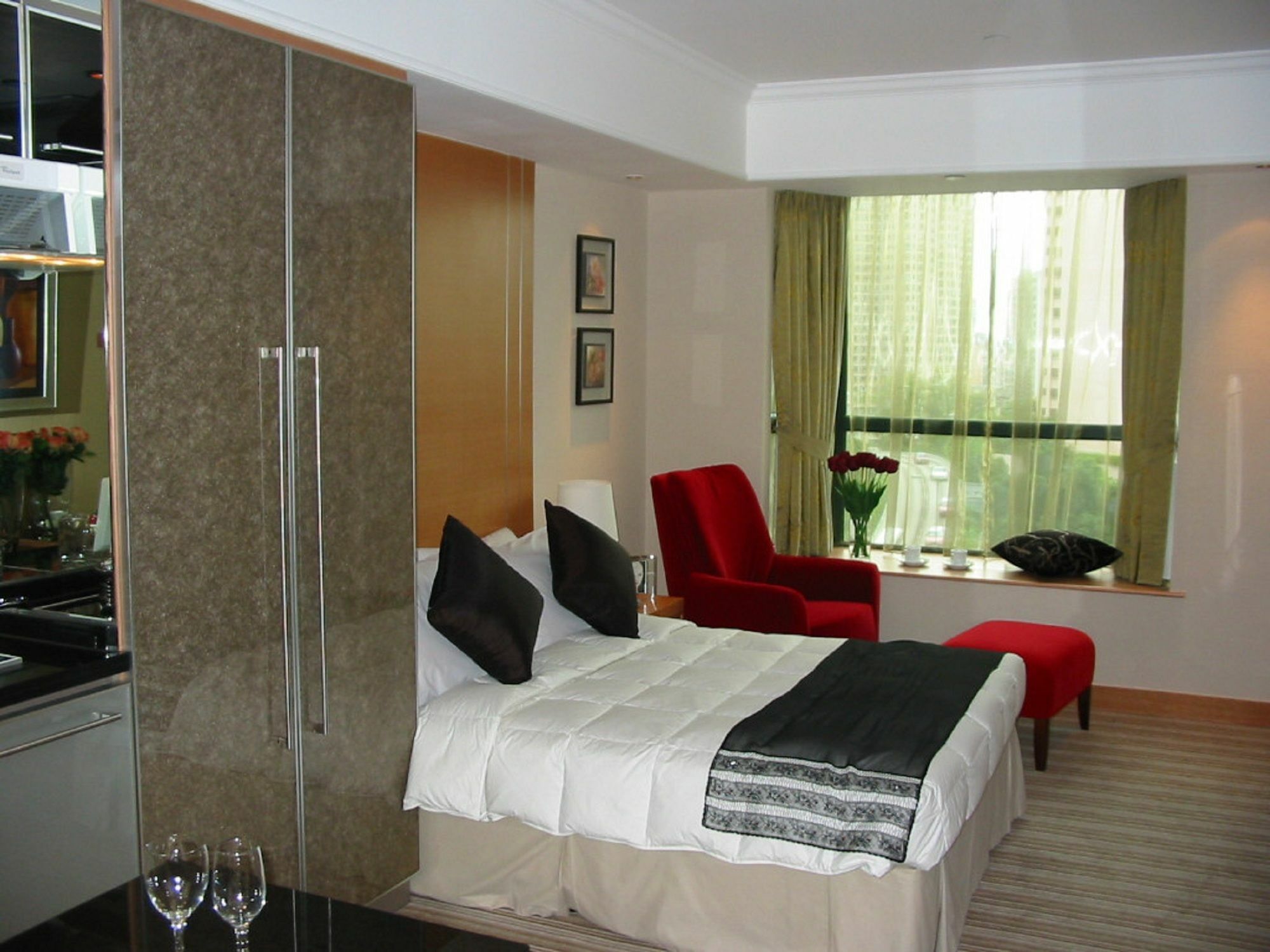 Two MacDonnell Road Aparthotel Hongkong Exteriör bild